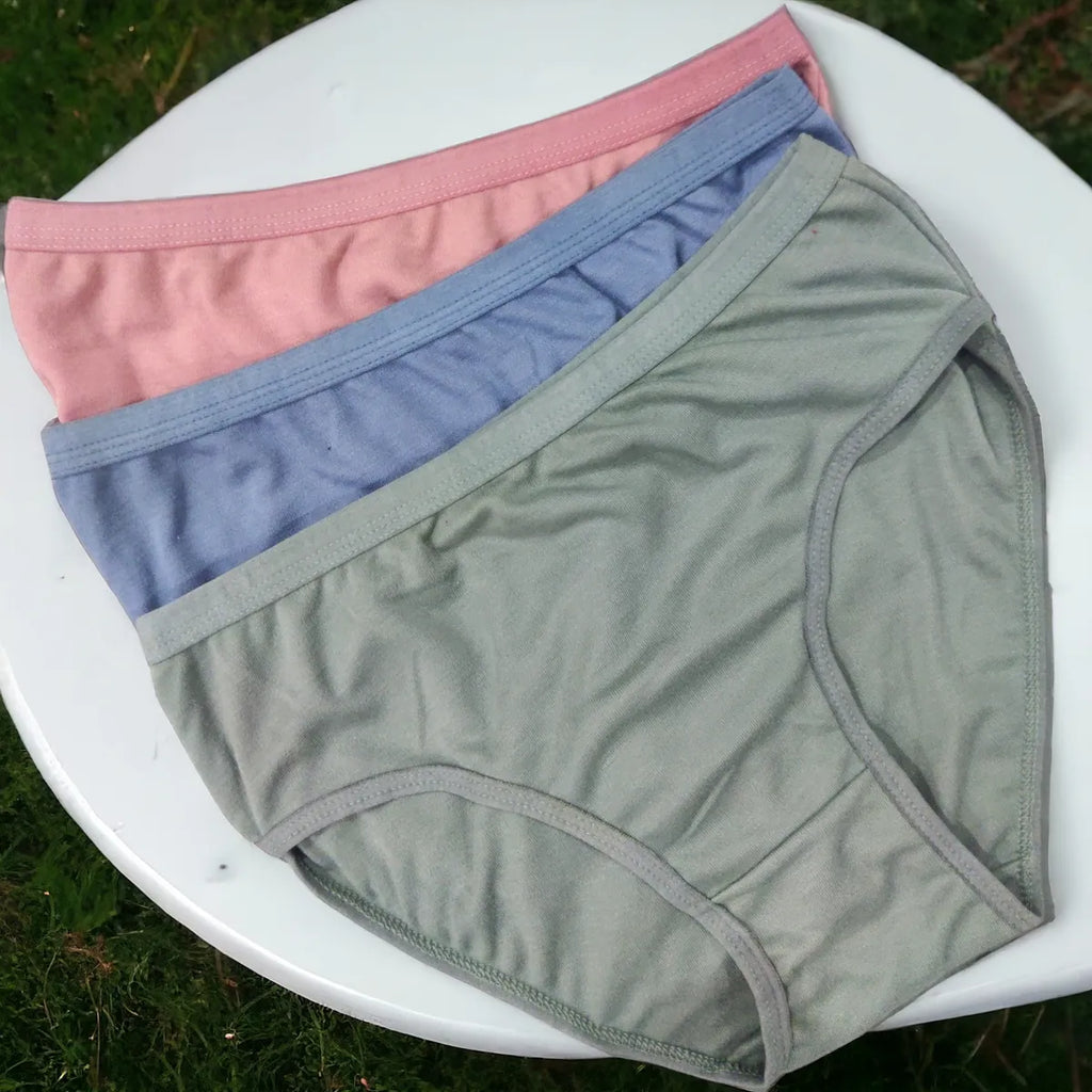 Women Plain Cotton Blend Panty -Pack of 3 I Soft, Comfortable And Varsatile Daily Wear